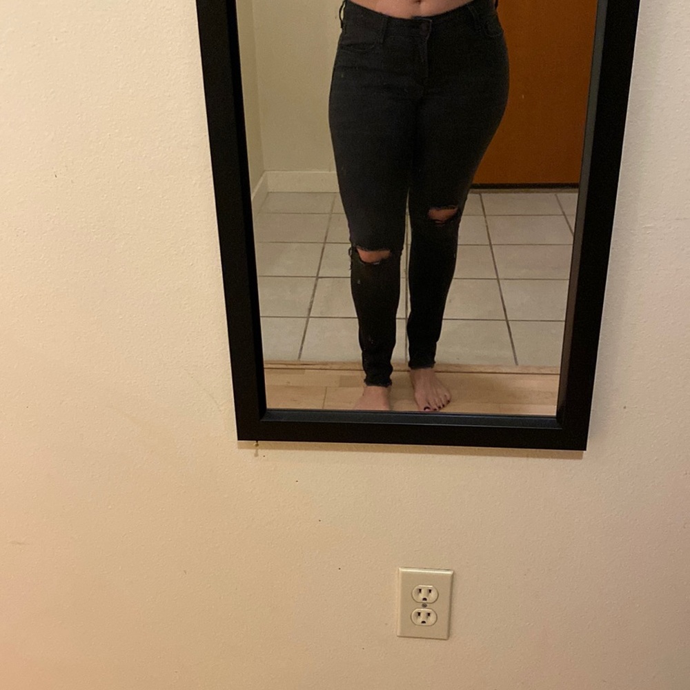 Distressed black jeans. Old Navy. rockstar. Size 6.